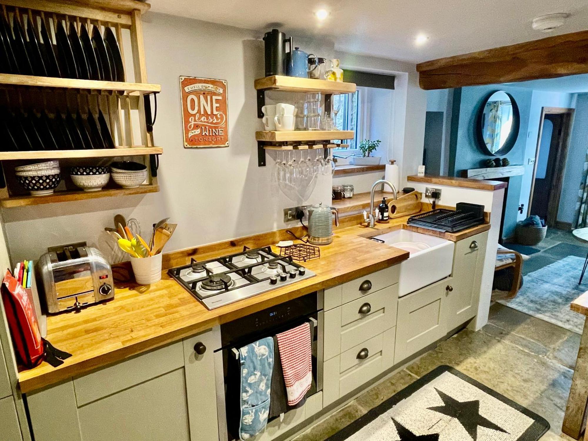 Weavers Cottage, Tideswell, Sleeps 6, Dog Friendly *
